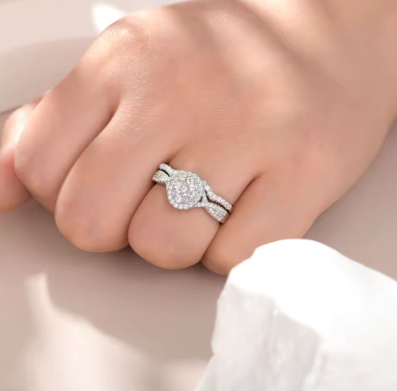 Oval Halo Bridal Set