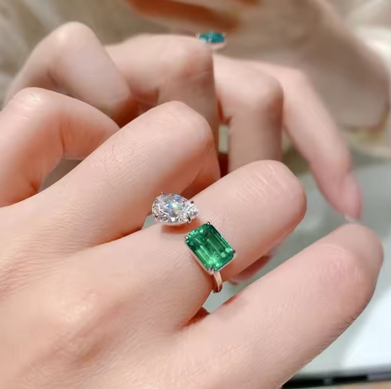 Asymmetric Green Spark Ring