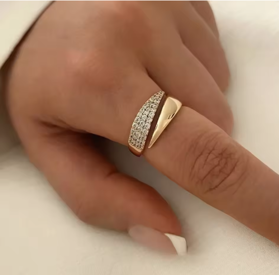 Sunlit Stone Texture Ring