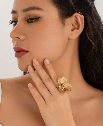 Golden Ginkgo Bloom Ring
