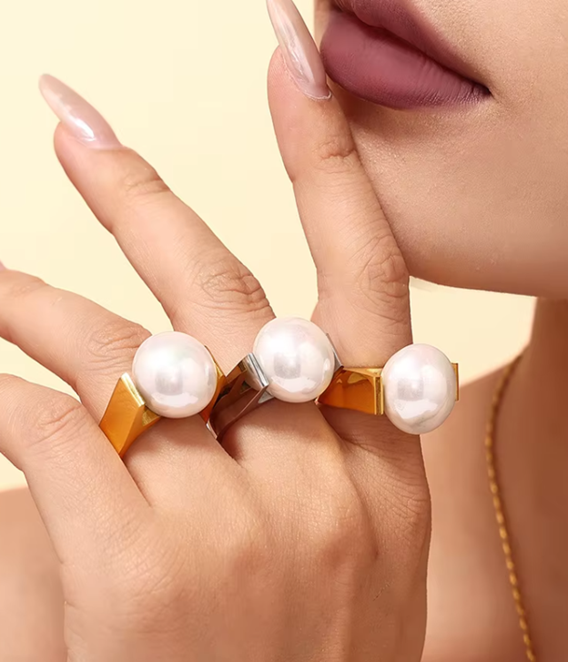 Y-Line Pearl Accent Ring
